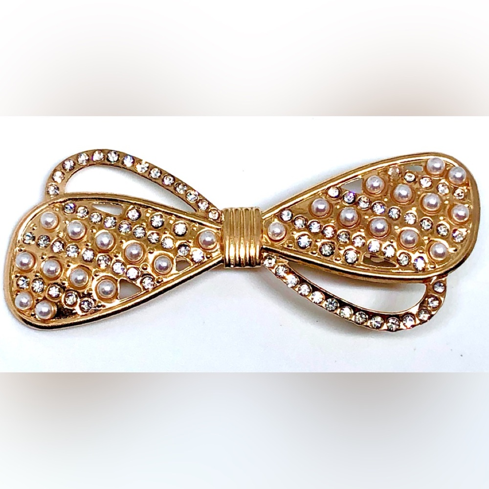 D’Bello White Pearl Crystal Rhinestone Gold Tone Offset Hair Bow Clip 2.5” NWT